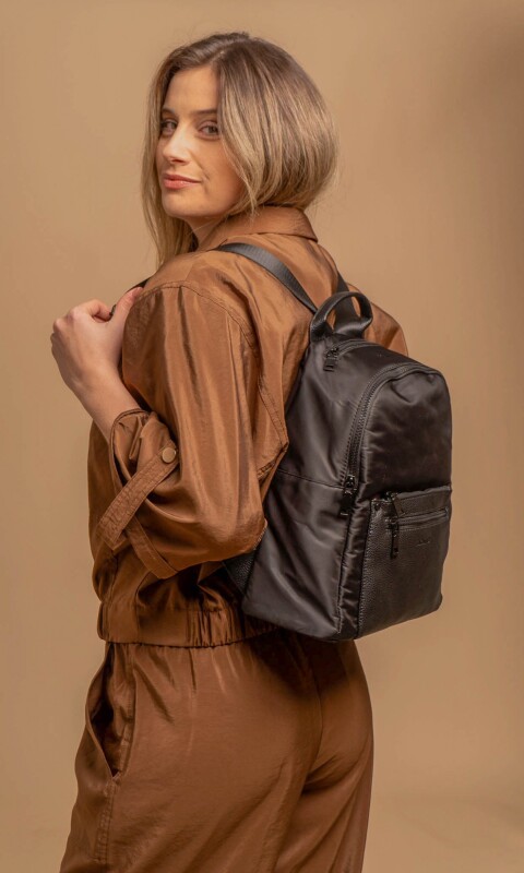 MOCHILA ORQUIDIA NEGRO