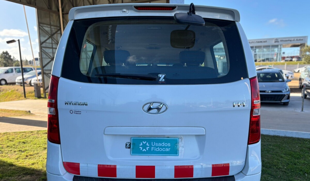 Hyundai H1 12Plz Minibus Diesel - 2014 Hyundai H1 12Plz Minibus Diesel - 2014