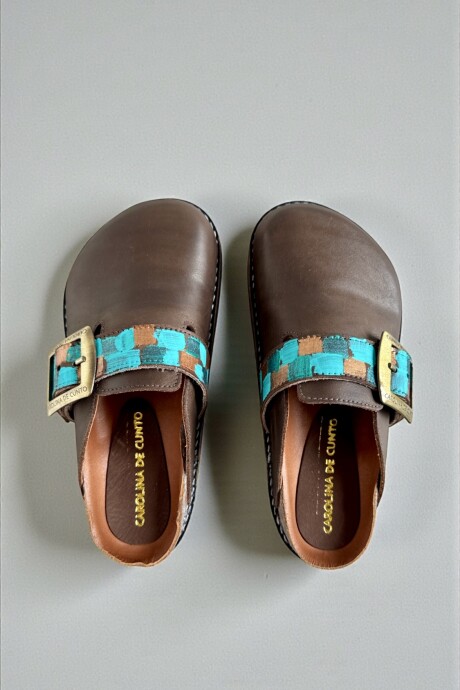 Sandalia SAKI Chocolate Línea Ottenta Con Arte Sandalia SAKI Chocolate Línea Ottenta Con Arte