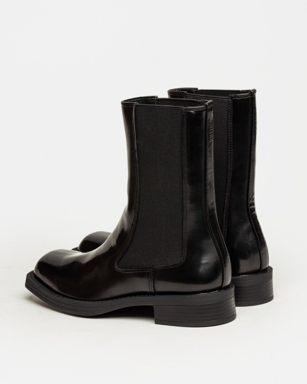 Bota caña media Demna en efecto cuero box Negro