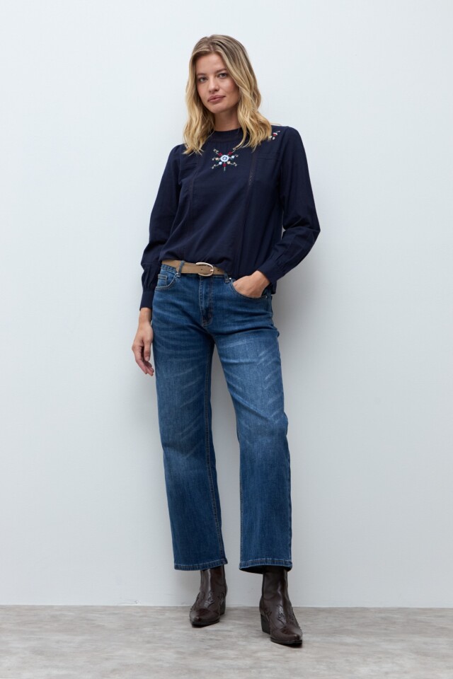 Blusa bordada azul marino