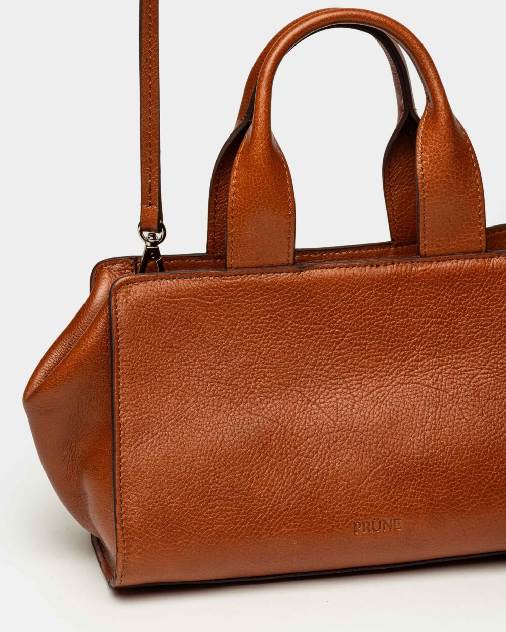 Cartera de mano Mila en cuero liso Cuoio