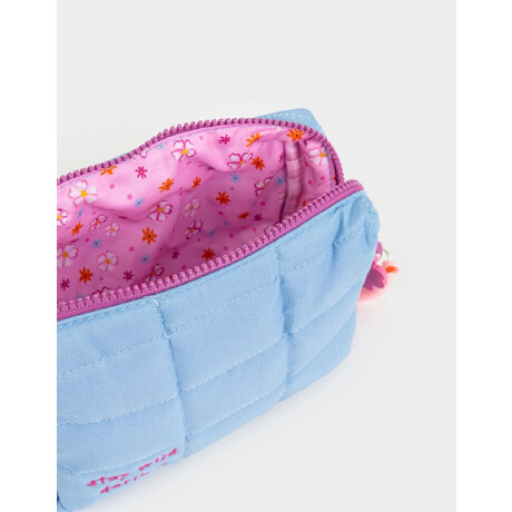 Cartuchera De Matelasé Con Strap Y Charm Azul Celeste