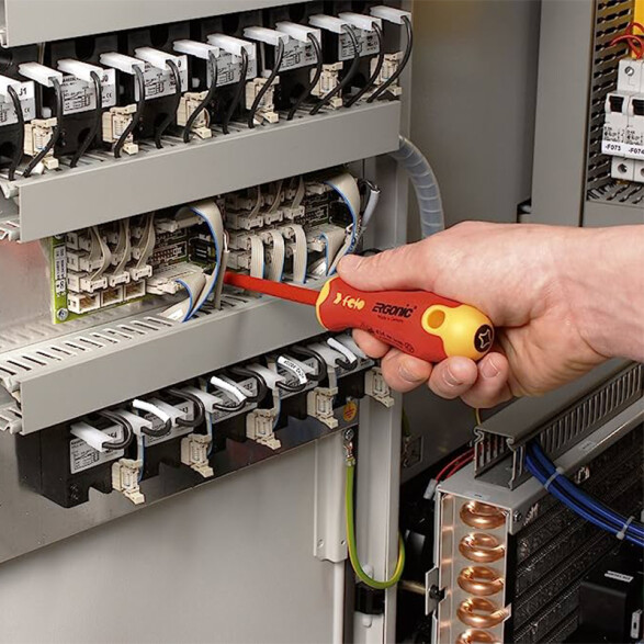 Destornillador buscapolo 220V FE3608