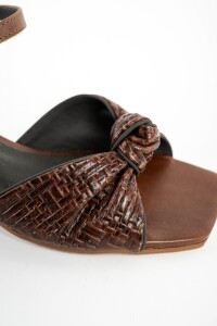 Sandalias De Cuero Taco Cuadrado Chocolate