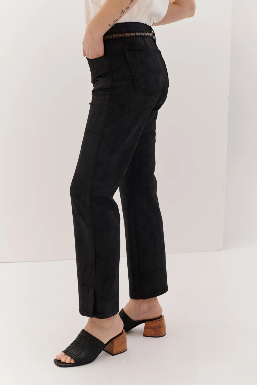 PANTALON VEGAN negro 1