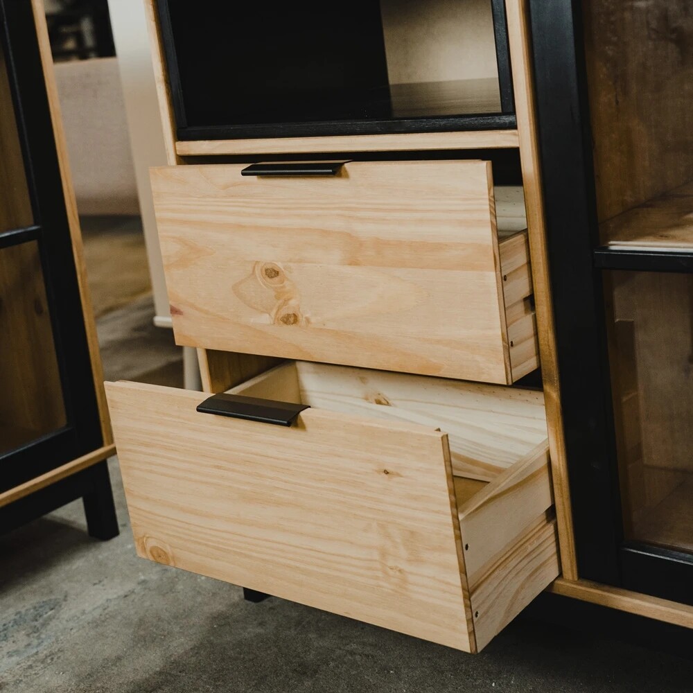 APARADOR BARGUEÑO EN MADERA MACIZA - 2 CAJONES - PUERTA EN VIDRIO APARADOR BARGUEÑO EN MADERA MACIZA - 2 CAJONES - PUERTA EN VIDRIO