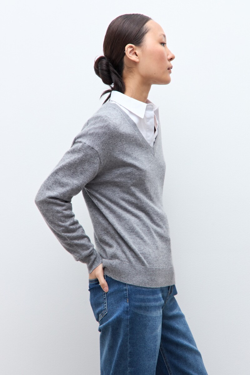 Sweater escote V gris melange
