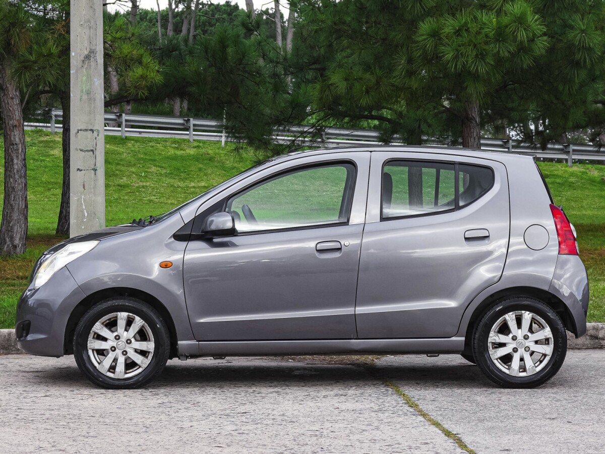 Suzuki Celerio GLX EXCELENTE ESTADO! | Permuta / Financia Suzuki Celerio GLX EXCELENTE ESTADO! | Permuta / Financia