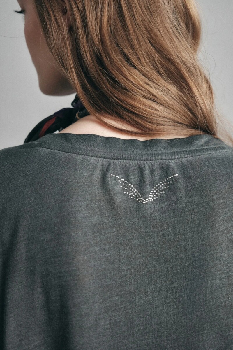 REMERA PIGMENT Gris Oscuro