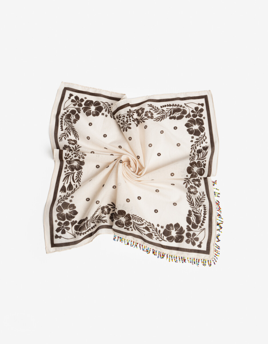 Pañuelo Raso Estampado Con Flores Y Flecos De Mostacillas 