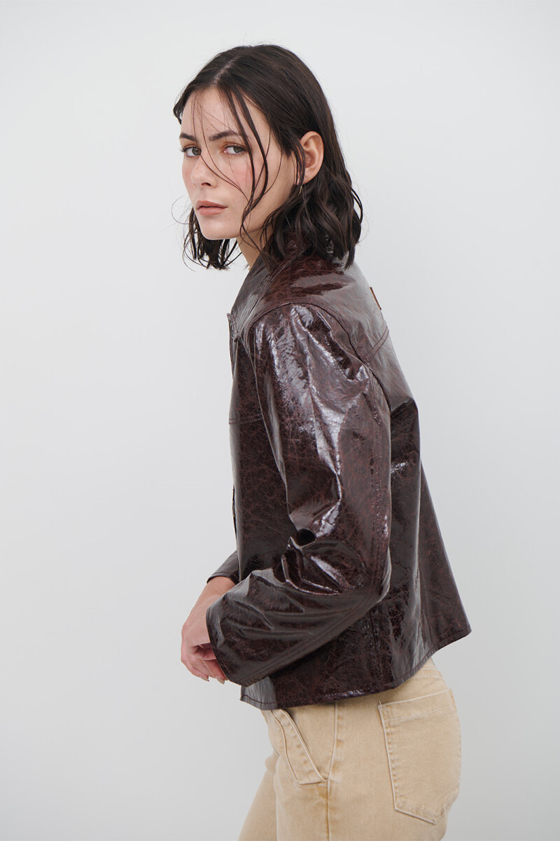 CHAQUETA GLOSSY MARRON