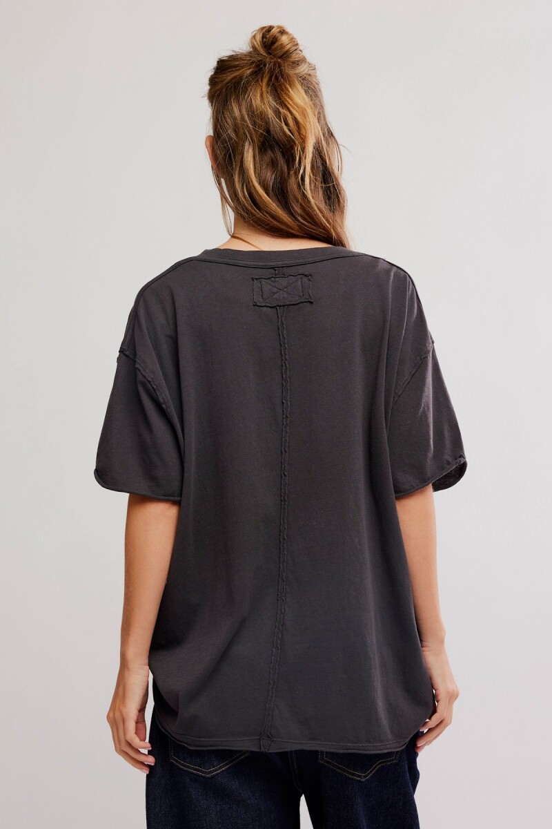 REMERA NINA V Negro
