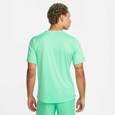 Remera Nike Running Hombre Uv Miler Rundvn SS GFX Green S/C