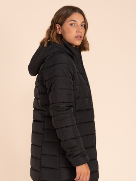 Campera capitoneada larga Negro