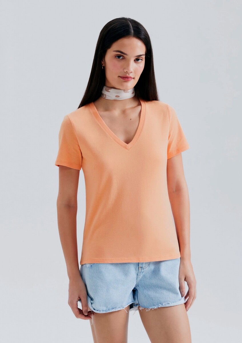 CAMISETA BÁSICA MANGA CORTA CUELLO EN V - NARANJA 