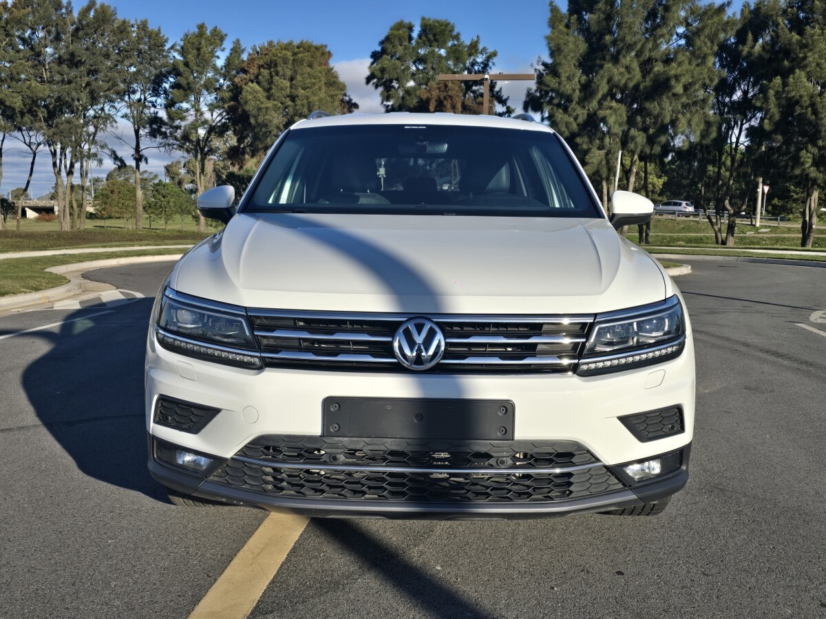 Volkswagen Tiguan Highline 2.0 7Pax | Permuta / Financia Volkswagen Tiguan Highline 2.0 7Pax | Permuta / Financia