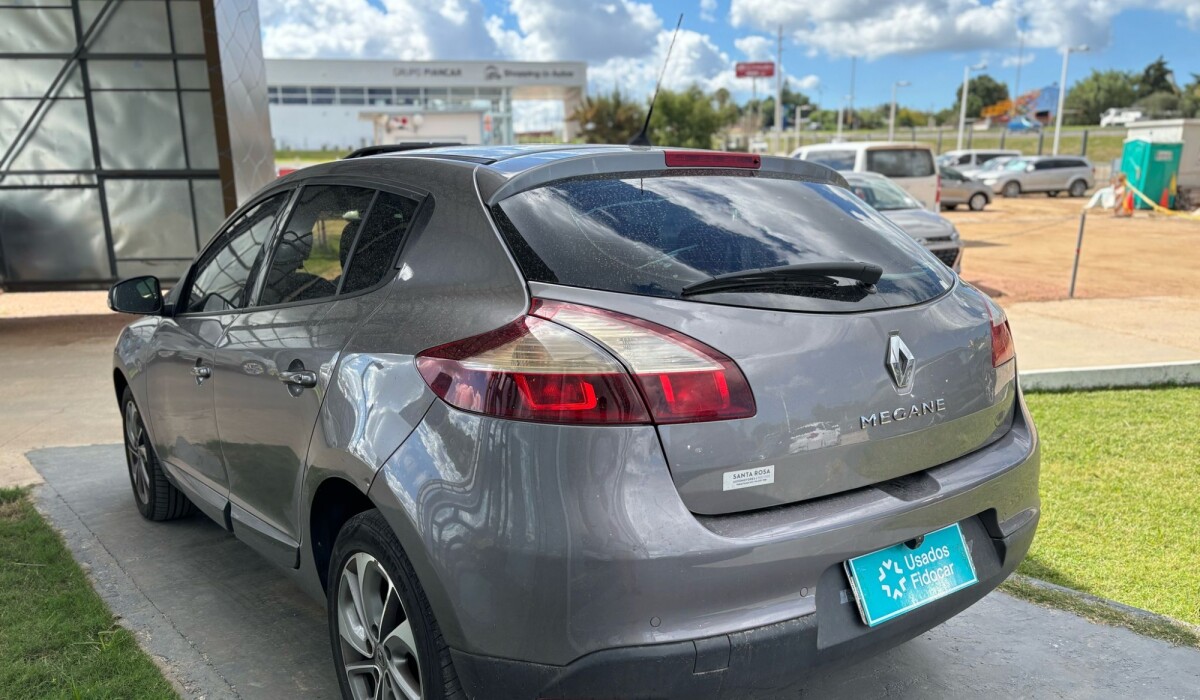 Renault Megane 2,0 AT Privilege - 2015 Renault Megane 2,0 AT Privilege - 2015
