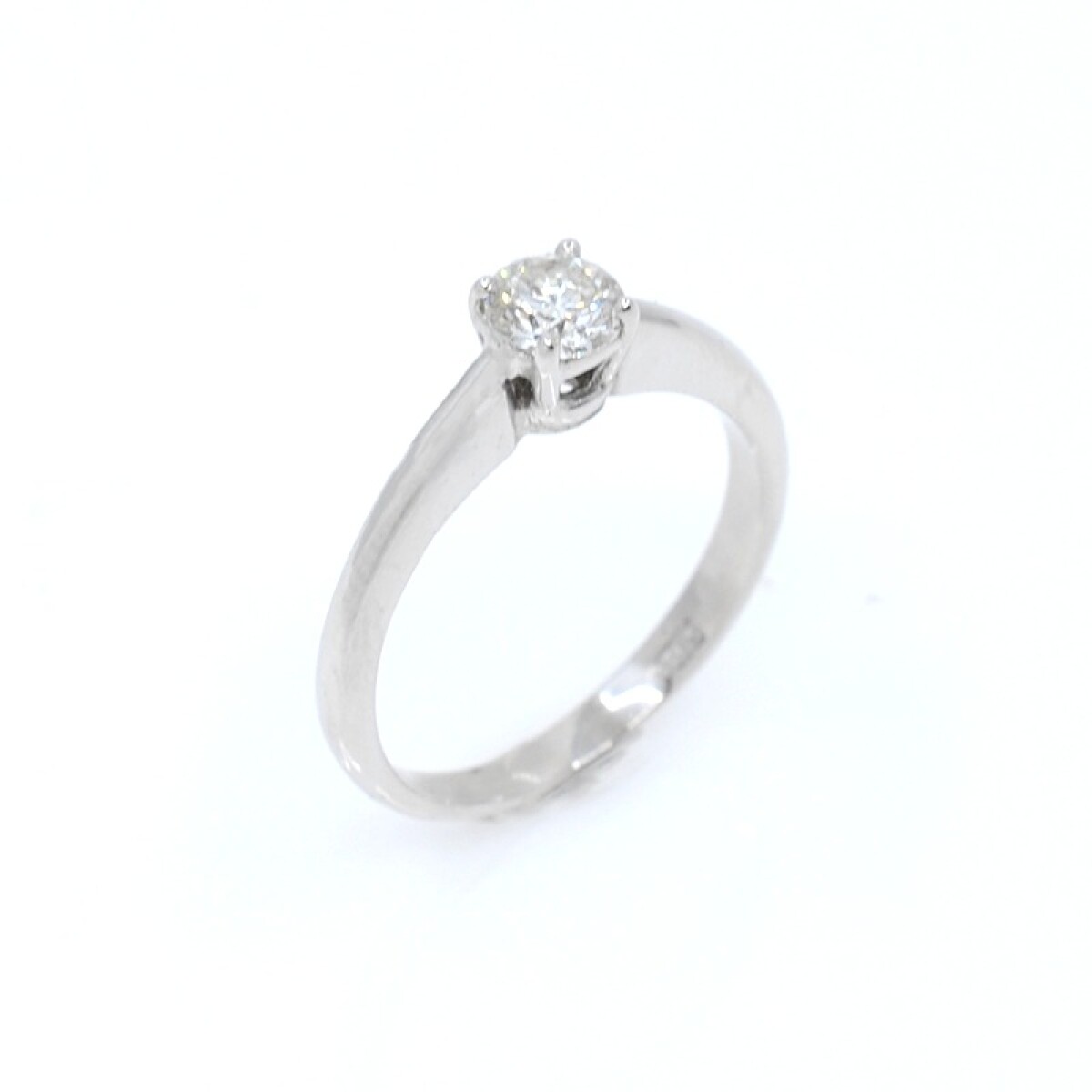 Anillo solitario en oro 18k y brillante 