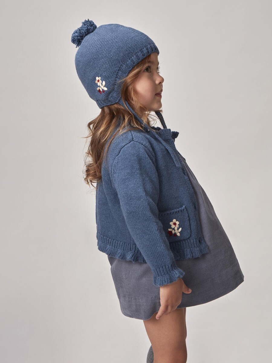 Capota Con Bordado Azul Medio Oscuro