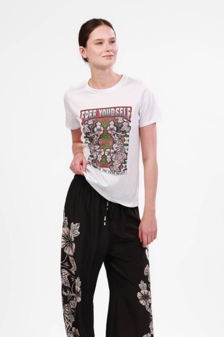 Pre Venta - Remera Blossom White Pre Venta - Remera Blossom White