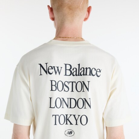 Remera New Balance de Hombre-International Stamp-MT6216IHAGA CHARCOAL HEATHER