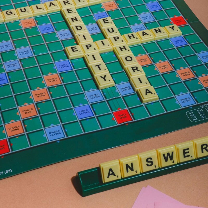 Scrabble juego de mesa. Sin Color