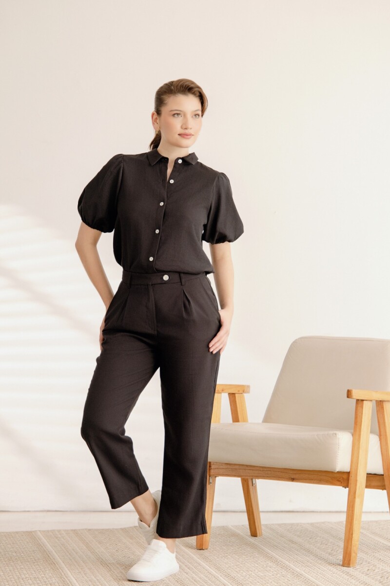 Camisa Abullonada. Negro