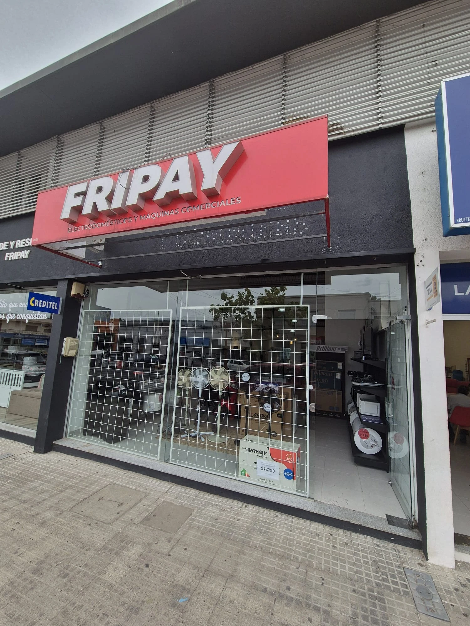 Sucursal Av España 1484 entre Juncal y Guayabos