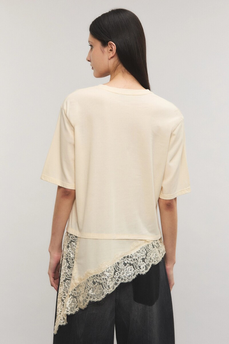 REMERA LACE Crudo