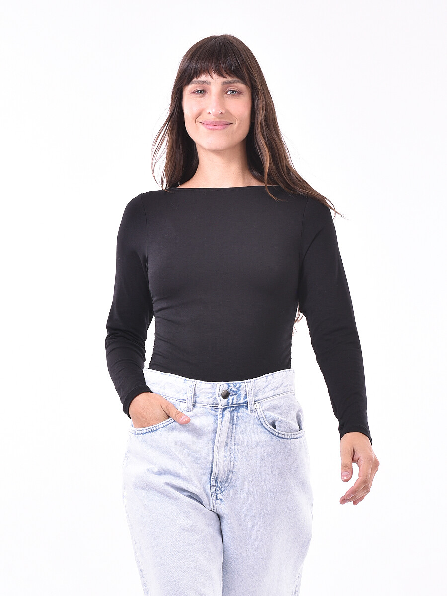 REMERA REESE - NEGRO 