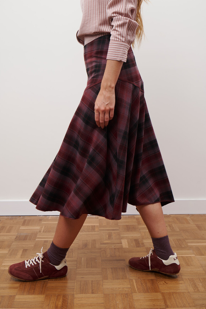 FALDA CUADROS BURDEOS