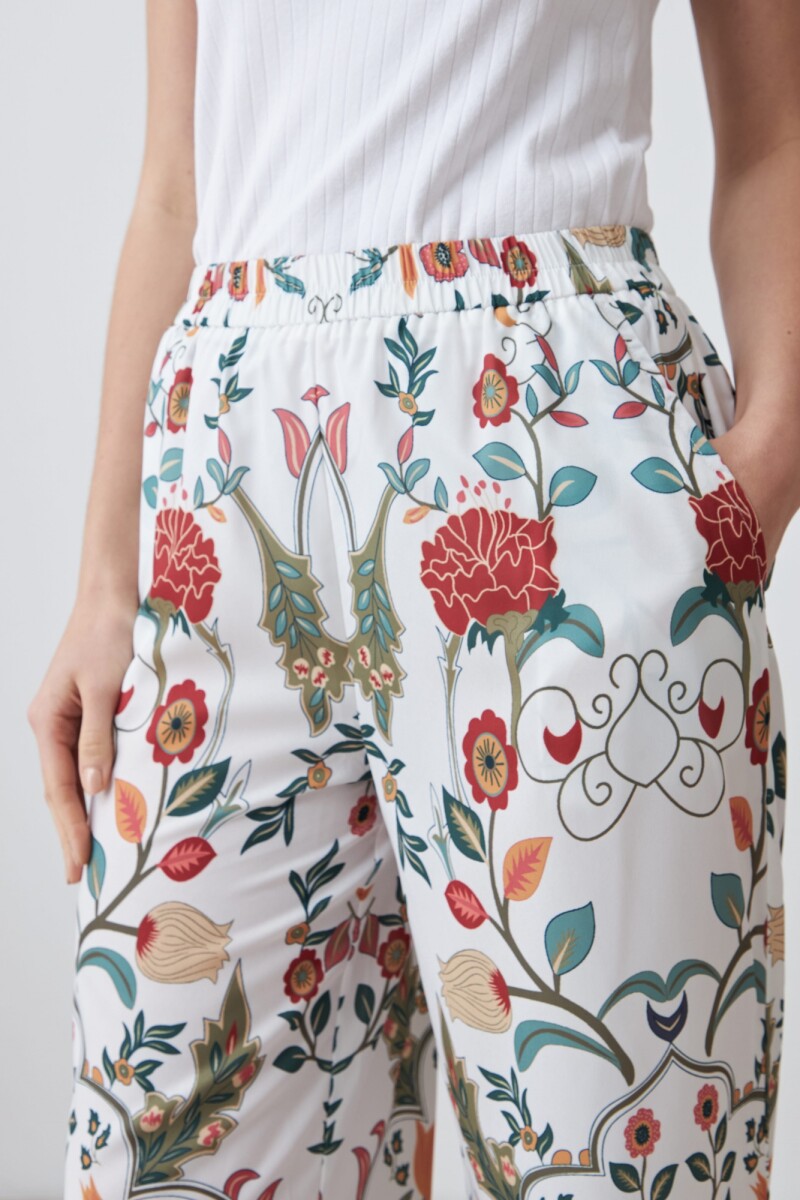 Pantalón con estampa floral verde oliva