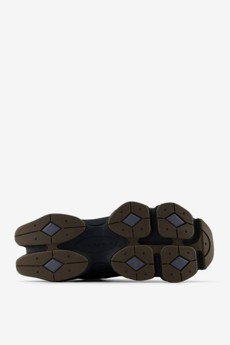 ZAPATILLA NB 9060 Marron