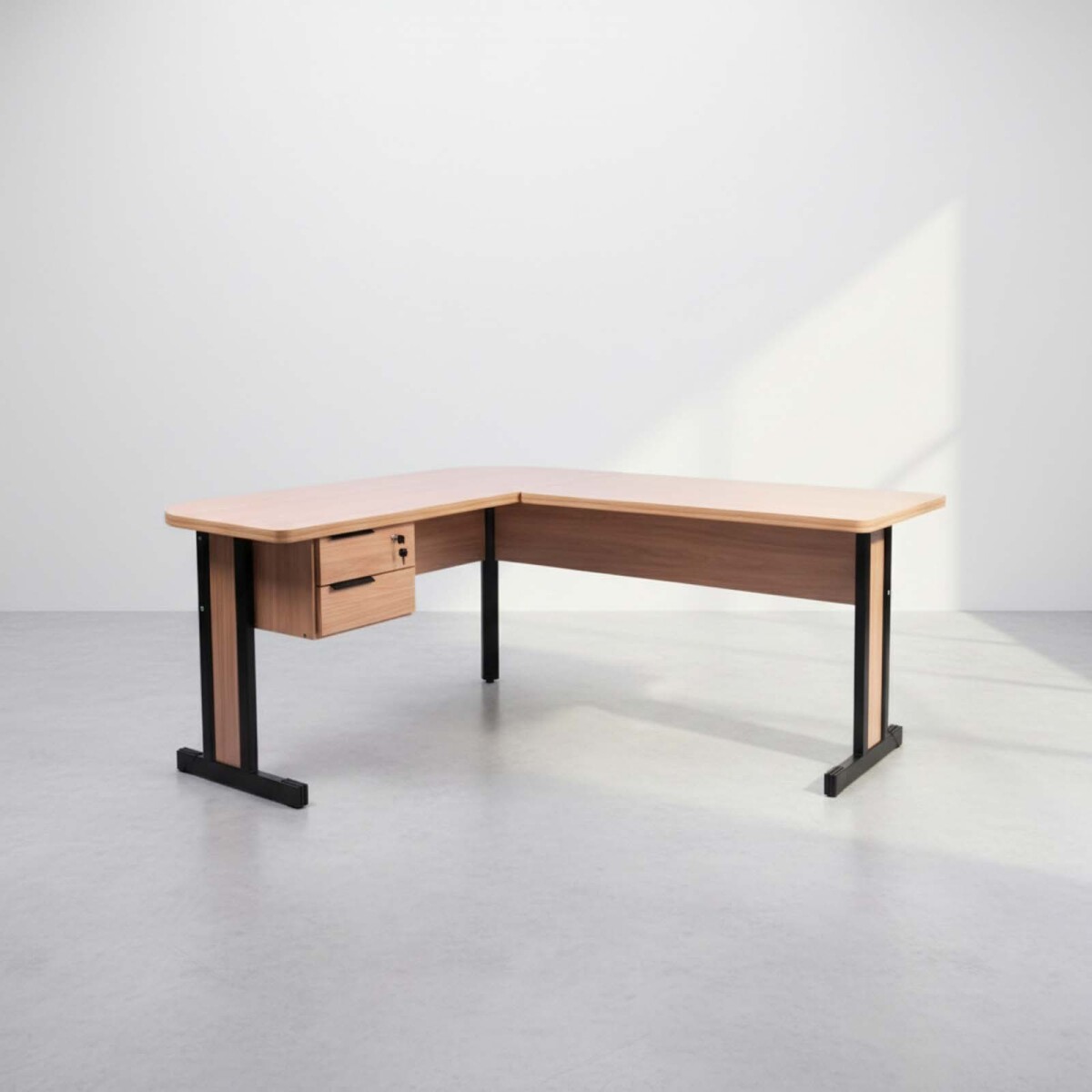 ESCRITORIO ESQUINERO - MDP-Y-METAL MARRON ITAUPA 