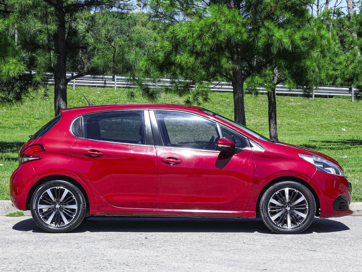 Peugeot 208 Active 1.2 Extra Full 2018 EXCELENTE ESTADO! Peugeot 208 Active 1.2 Extra Full 2018 EXCELENTE ESTADO!