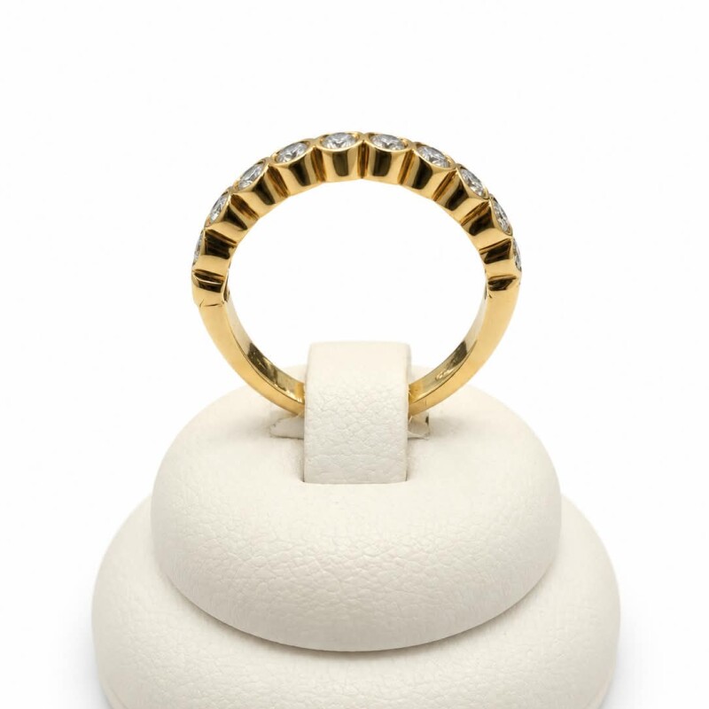 Anillo en Oro 18kt medio sin fin con Brillantes Anillo en Oro 18kt medio sin fin con Brillantes