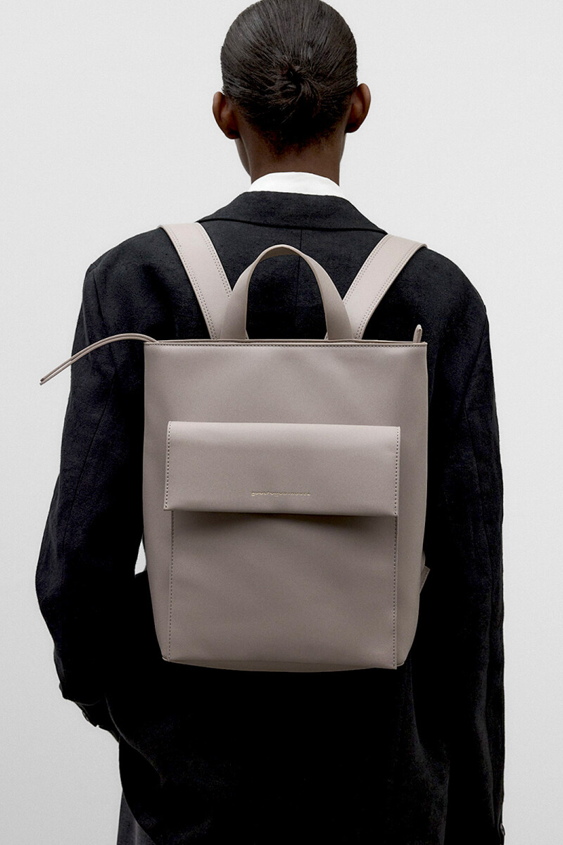 MOCHILA Gris