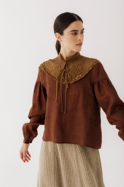 Blusa Bee Winter Marrón