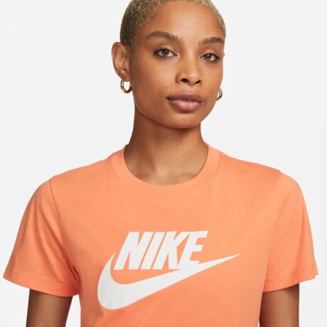 Remera Nike Moda Dama Tee Essntl Icon Futura Orange S/C