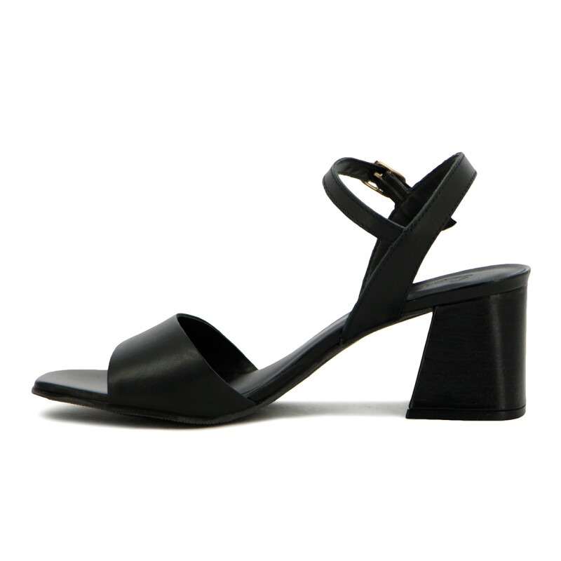 Darkness Sandalia Casual Capellada Cuero Suela Sintetica Taco Bajo Negro