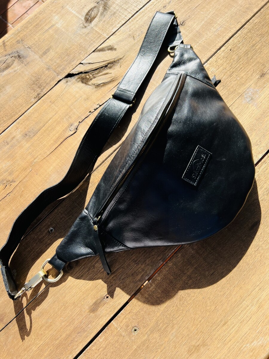 Leather Fanny Pack - Negro 