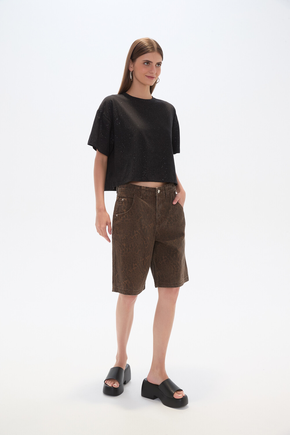 Remera Eniemo Negro