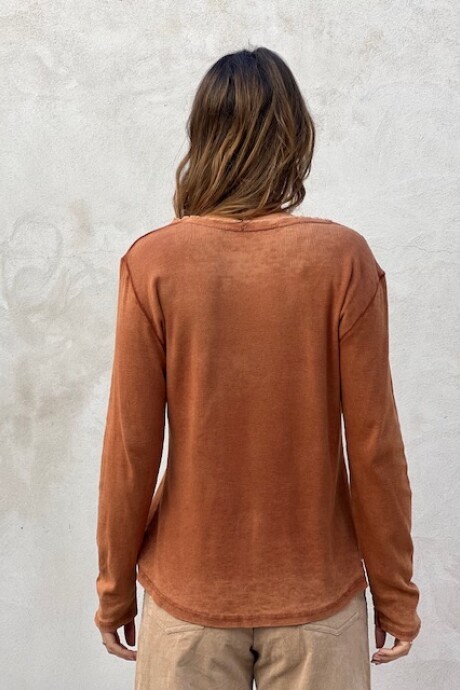 REMERA LOEN Tostado