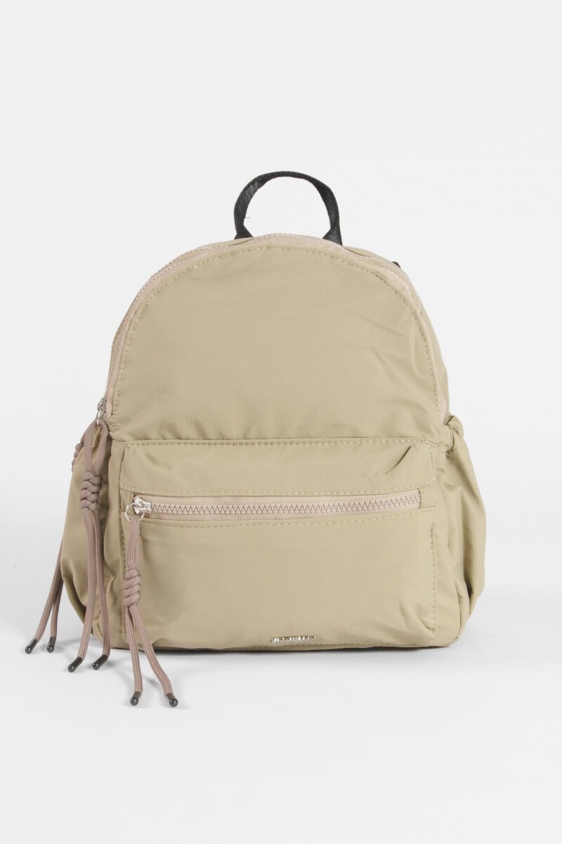 Mochila mediana cierres con strap carry topo