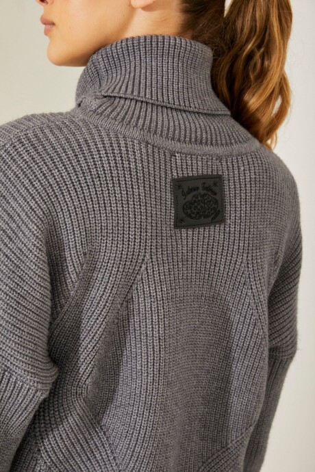POLERA ASPEN GRIS