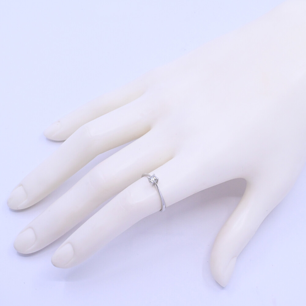 Anillo solitario oro 18k blanco con brillante engrace 4 puntas Anillo solitario oro 18k blanco con brillante engrace 4 puntas