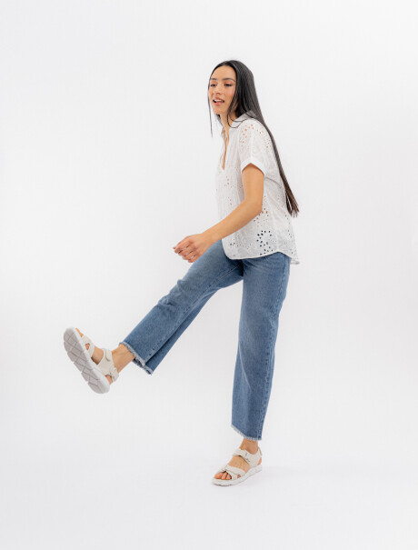 Jean pierna ancha lavado medio