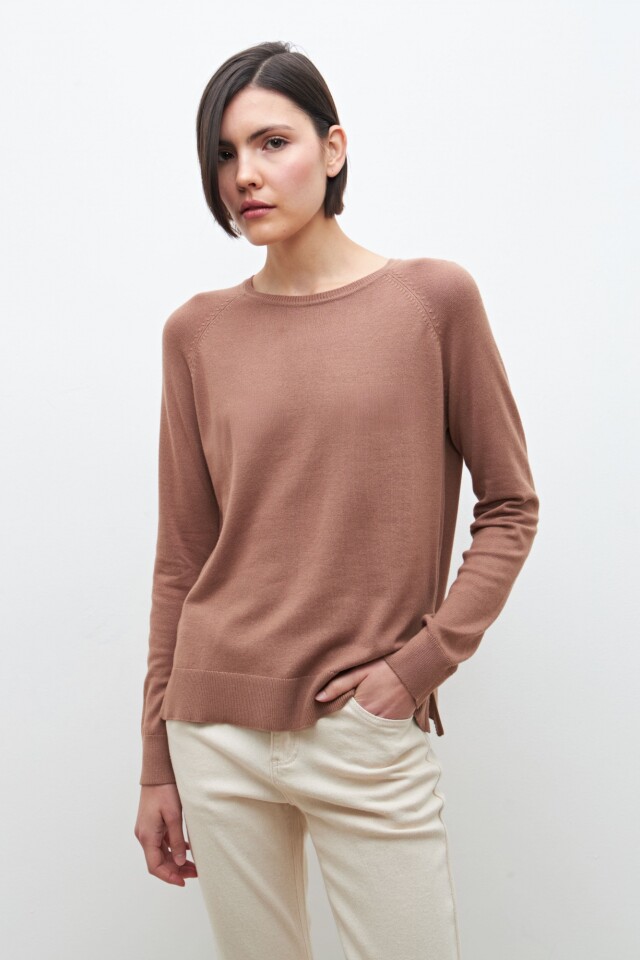Sweater básico tostado
