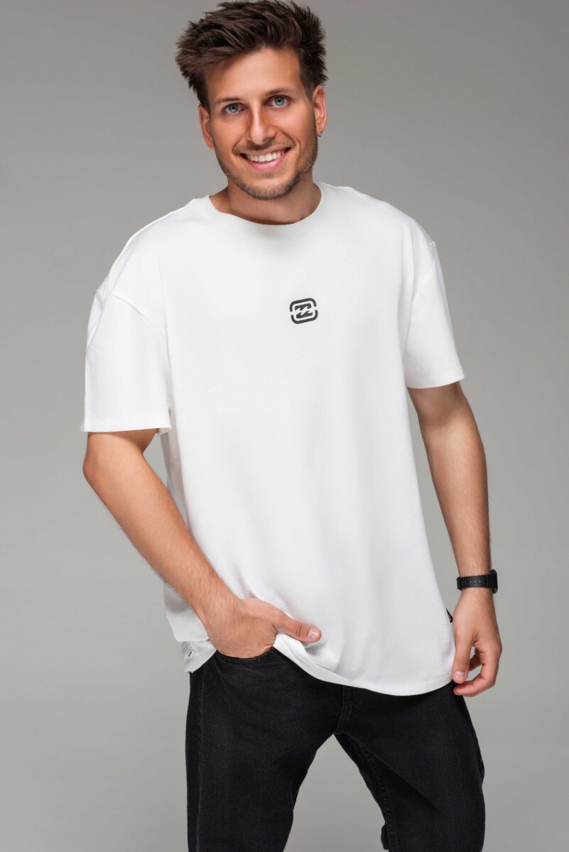 REMERA MINI BRACKET OVER TEE 